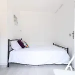 Beautiful & Spacious 2 Bed Apt Near Nice Center