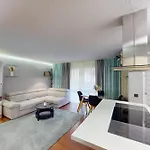 Cozy With Balcony - 5 Min To The Apartment *