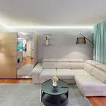 Cozy With Balcony - 5 Min To The Apartment