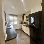 Ouest Caucade- Beautiful 2p, Ac, Clim Apartment *