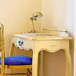 Magnificent spacious apartment in an Old Niçois Palace