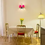 Elegant Old Escape Apartment Nice