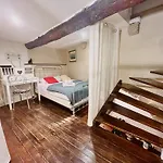 Riviera: Charming 4-room Beachside In Old Town Apartment Nice
