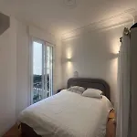 Chic Flat Near The Beach