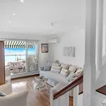 La Prom - A Two Bedroom With A Sea View