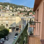 Lympia - One Bedroom Apartment Near The Port