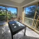 Free Parking! Great Central Apartment With Sea View