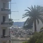 Free Parking! Great Central Apartment With Sea View