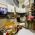 Amber - Highlights And Apartment