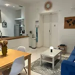 Nice Renting - Grimaldi - Best Place Heart Of Golden Square - Ac - Fully Equipped