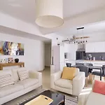 Stunning 2br By The Port 20min Walk To The Apartment *