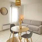 Studio, Climatisation, Terrasse, Parking, 1 Min Tramway