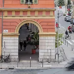 Joli 2 Pieces Au Port De Nice