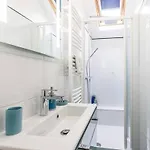 Apartment Duplex Center Of With Ac *