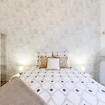 36 Stalngrad - Spacieux - Le Port - 6 Pers Apartment Nice