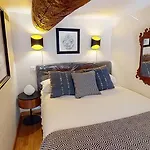 Spacious 3 Bed In The Heart Of *