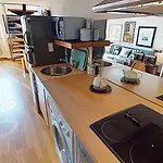 Spacious 3 Bed In The Heart Of