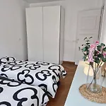 Le Metropole Victor Hugo Apartment