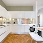 Apartment Renting - Victor - Historic Palace Luxury 3 Bedrooms