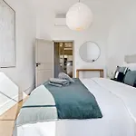 Renting - Victor - Historic Palace Luxury 3 Bedrooms Apartment