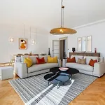 Renting - Victor - Historic Palace Luxury 3 Bedrooms * Nice