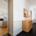Renting - Victor - Historic Palace Luxury 3 Bedrooms