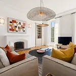 Renting - Victor - Historic Palace Luxury 3 Bedrooms Apartment *