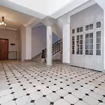 Apartment Renting - Victor - Historic Palace Luxury 3 Bedrooms *