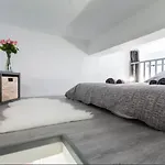 Authentique 2 Piece Dans Le Vieux-Nice