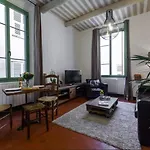 Authentique 2 Piece Dans Le Vieux-Nice