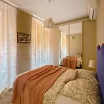 Apartment Elegant Old Escape