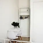 Studio In The City Center, Private Bathroom