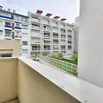 Vieux Avec Balcon A 1min De La Apartment