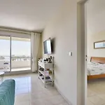 Apartment T3 Avec Terrasse Vue Sur A 400m De La *