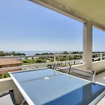 T3 Avec Terrasse Vue Sur A 400m De La *