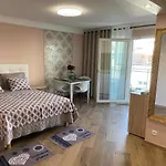 Super Studio Avec Piscine A 60 M De La Mer