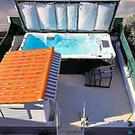 Piscine Jacuzzi Privee Chauffee, Terrasse Et Garage A Apartment Nice