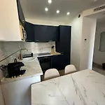 Moon - 41 Apartment