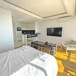 Cariatides Studio - Promenade Holiday