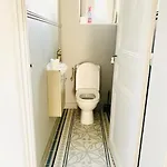 Spacious 5 Min To Sea Apartment *