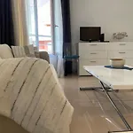 Perfect Airport Apartment