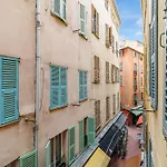 Chic & Cozy 2 Bdr Heart Of The Old Town