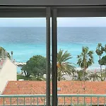 Studio En Face De La Plage Avec Une Vue Fantastique !