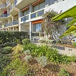 Cosy Sea Front Garden Nice