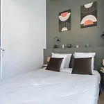 Noa House Apartment