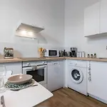 Noa House Apartment