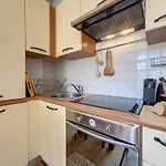 Nestor&jeeves - Pantai - Near - Balcony Apartment