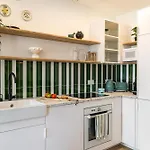 New! Remodeled & Spacious 4 Bedroom - 3 Bath - Heart Of - Ac In - With A Large Elevator * Nice