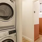 New! Remodeled & Spacious 4 Bedroom - 3 Bath - Heart Of - Ac In - With A Large Elevator *