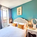 Nestor&jeeves - Chaise Bleue - - Near *